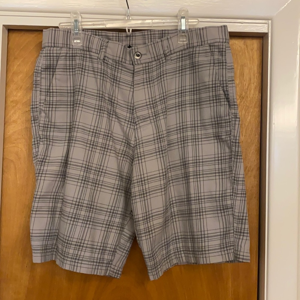 Gray plaid PATAGONIA Casual SHORTS Size 33